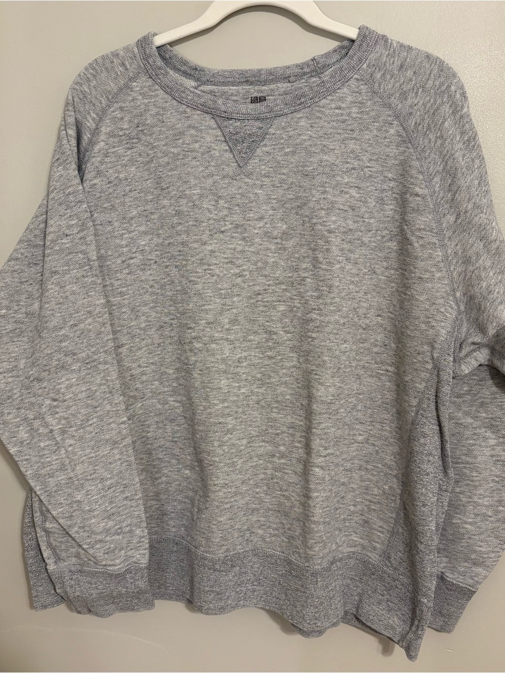 Uniqlo Heather Gray Crewneck Sweatshirt